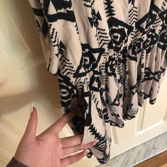 Patterned Romper - Picture 4 of 8